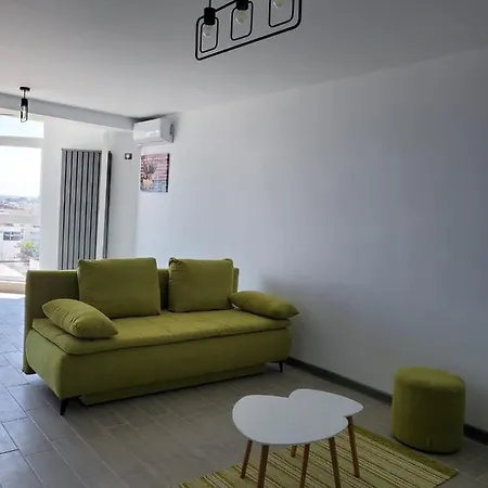 Apartment Apartamentele Delton Alezzi