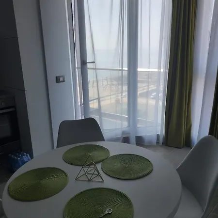 Apartamentele Delton Alezzi Apartment