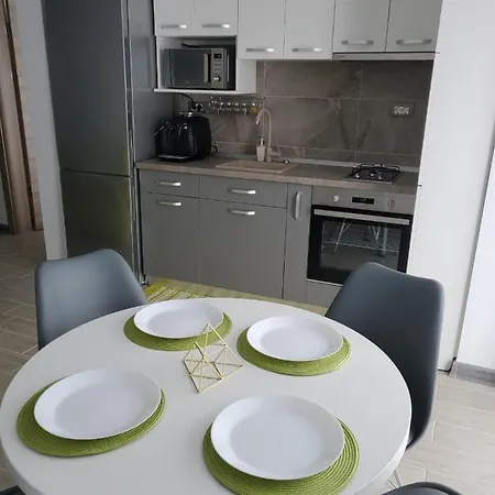 Apartamentele Delton Alezzi Apartment